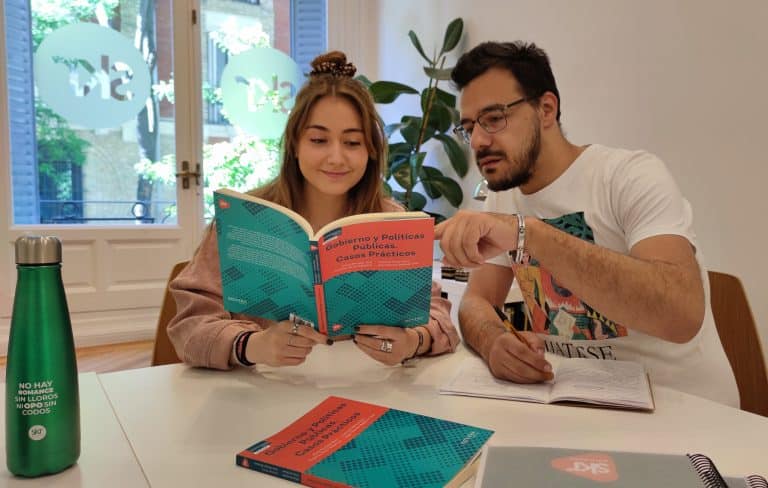 El libro de casos prácticos enseña a razonar al opositor para el examen